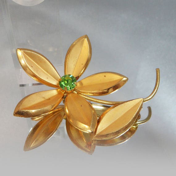 Flower Brooch. Rhinestone Flower Brooch. 1950s.  … - image 4