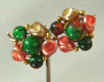 Vintage Earrings. Large Clip Earrings. Earrings Beads in Peach, Gold and Green waalaa.