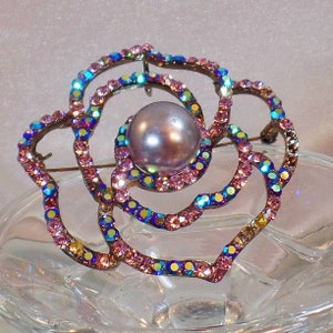 Flower Brooch. Rhinestone Rose Brooch. Rhinestone Brooch. Pearl Rose Pin. Vintage Brooch. Flower Pin. Jewelry for Women. Jewelry for Brides.