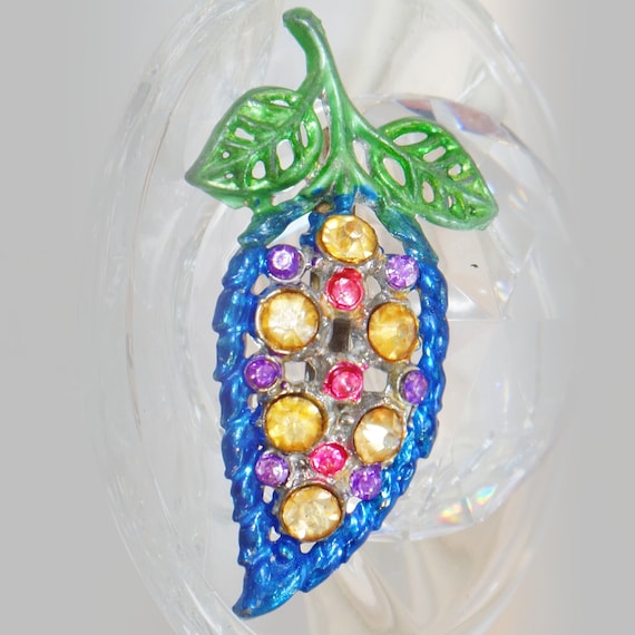 Flower Brooch. Painted Pot Metal Rhinestone Brooch.  Pot Metal Hand Painted Rhinestone Leaf Pin. waalaa.