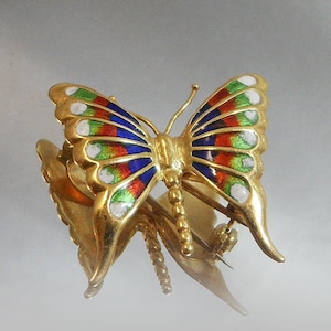 Broche de mariposa de oro de 18k. Italia. Pin de mariposa de oro de esmalte de esmalte Unoaerre. waalaa.