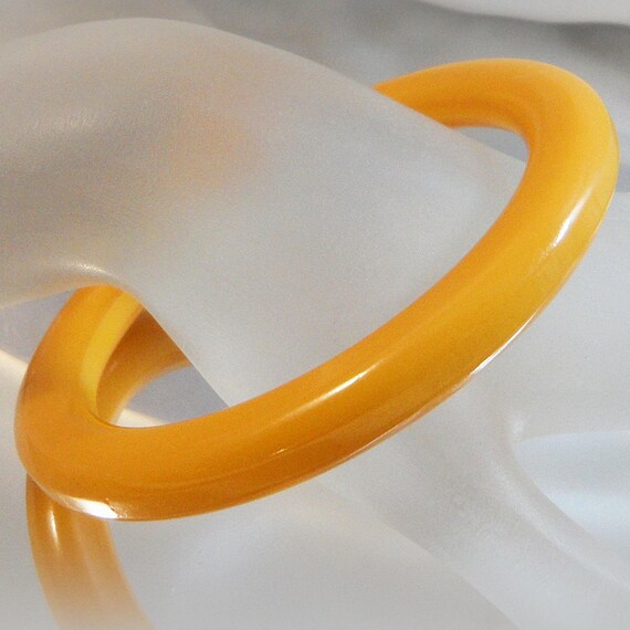 Bangle Bracelet. Bakelite Bracelet. Bakelite Bang