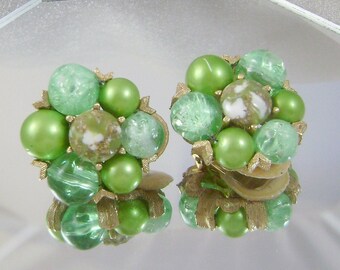 Vintage Earrings. Large Clip Earrings. Green Beaded Earrings.  Green and Gold Bead Earrings.  Clip On Earrings. waalaa.