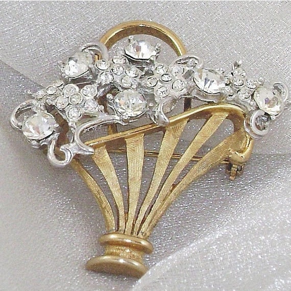 Flower Brooch. Rhinestone Basket of Flowers Brooc… - image 3