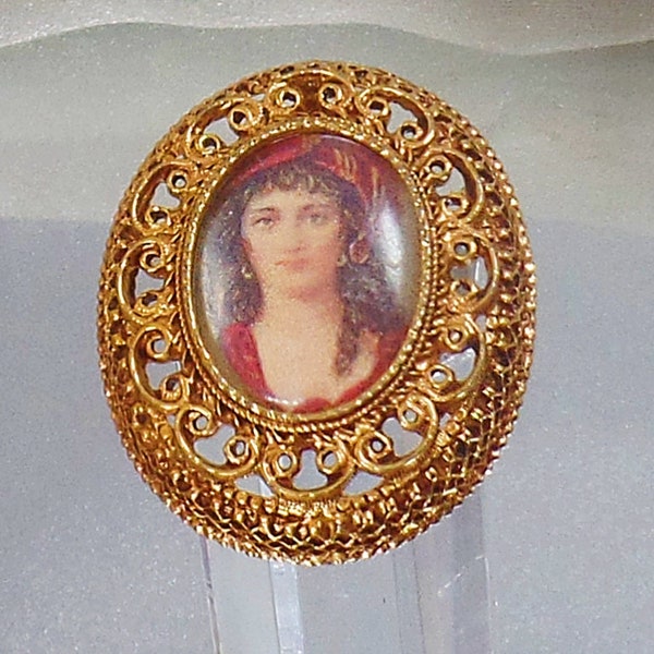 Florenza Cameo Brooch. Pendant. Glass Italian Nobleman Portrait Cameo Pin.  Victorian Revival. waalaa.