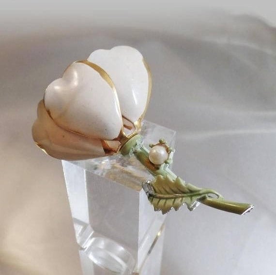 Flower Brooch. White and Gold Plated Flower Brooc… - image 1
