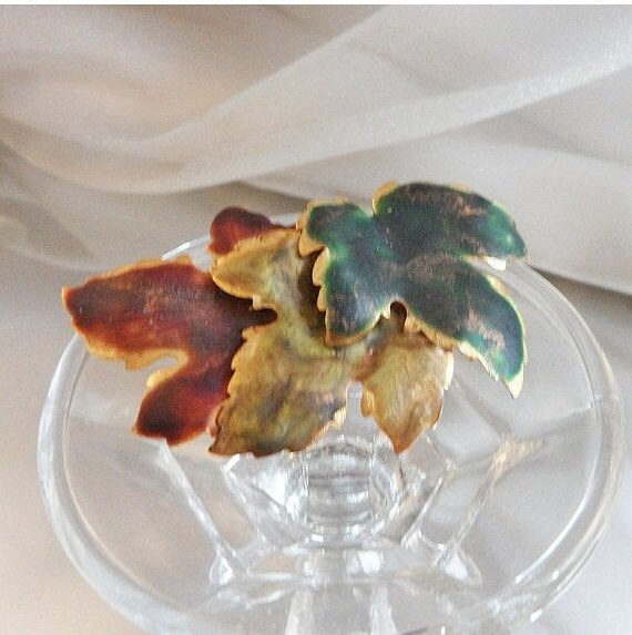 Three Leaf Brooch. Green Red Moss Enamel. Autumn … - image 2