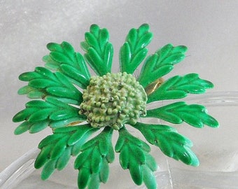 Flower Brooch. Bright Green Flower Brooch. 70s Flower Power Enamel Green Flower Pin. waalaa.