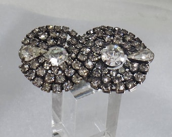 Kramer Art Deco Rhinestone Brooch.  Clear and Gray Rhinestone Eternity Pin.  Figure 8 Circle Rhinestone Brooch by Kramer of NY. waalaa.