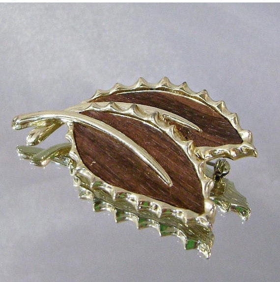 Sarah Coventry. Leaf Brooch. Sarah Coventry Woode… - image 2