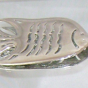 Fish Brooch.  Craft.  Modernist. Silver. Figural waalaa.