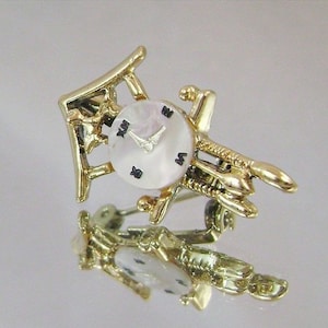 Cuckoo Clock Brooch. Vintage Brooch. Mother of Pearl Brooch. Clock Pin. Jewelry for Women.  Brooches for Women. Gifts for Her. waalaa.