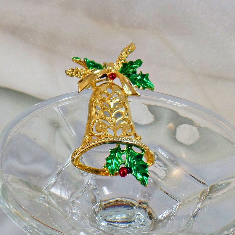 Red Enamel Poppy Brooch – Gold Tone – Crystal Rhinestone – Christmas Decor Pin – UK Seller