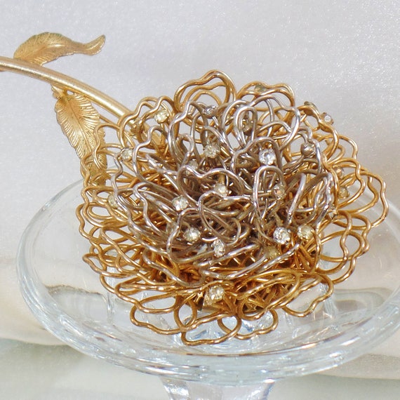 Flower Brooch. Huge Gold Silver Wire Trembler Flow