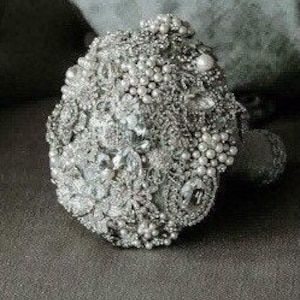 Silver Brooch Bouquet, sparkly bridal bouquet, Rhinestone Crystal Bouquet, Brooch Bouquet wedding, Alternative Wedding Bouquet