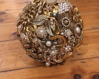 8 inch Vintage style Gold Bridal Brooch Bouquet, heirloom keepsake alternative flower wedding bouquet