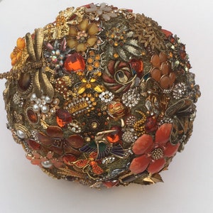 Medium sized Burnt Orange Bridal BROOCH BOUQUET, Wedding Brooch Bouquet, Vintage style heirloom with pearls, jewels Autumn/Fall