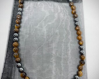 Collier Homme En Hématite Et œil De Tigre Avec Pendentif Pointe De Lance - Fait Main En France
