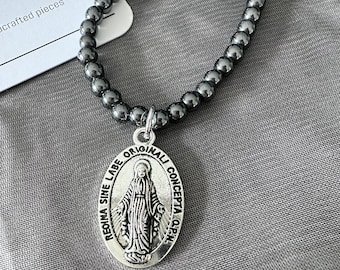 Miraculous medal pendant necklace. Beaded religious necklace. Catholic gift. Handmade beaded necklace. Ladies necklace. Mens Necklace