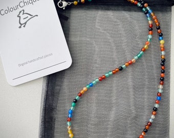 Dainty dyed agate necklace. Dyed agate bead necklace. Genuine handmade. 3 mm beads. Beaded jewellery.