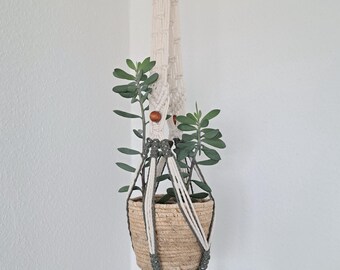 Macrame plant holder, hanging planter, boho macrame plant hanger, boho decor, gift, home decor, macrame decor, indoor plant hanger