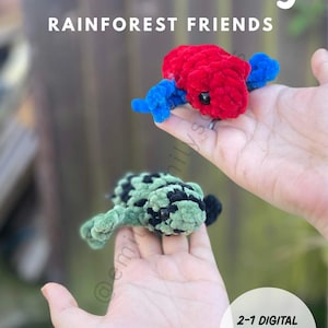 Peut inclure: Deux grenouilles dendrobates vénéneuses faites à la main en crochet, rouge/bleu et vert/noir. Le texte "Poison Dart Frogs, Rainforest Friends" est en haut. Le texte "2-1 DIGITAL PDF DOWNLOAD" est en bas.