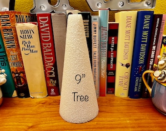 Sapin de Noël personnalisé de 23 cm (9 po.) ~ Cadeau de Noël ~ Décoration de Noël ~ Cadeau de pendaison de crémaillère - Cadeau pour elle - Cadeau pour femme - Art du bouton