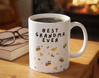 Best Grandma Ever Bee Mug, Sweet Coffee Cup Gift from Grandkids, Perfect Christmas Gift for Bee Lovers