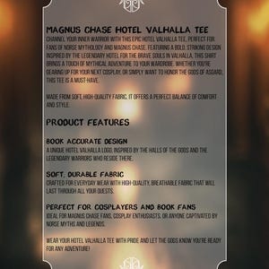 Pode incluir: Camiseta Magnus Chase Hotel Valhalla, uma camiseta preta com texto branco e um design inspirado nas salas dos deuses na mitologia n&oacute;rdica. O texto diz "Magnus Chase Hotel Valhalla Tee".