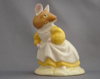 Wilfred Reading - Crystal Paperweight - Brambly Hedge - Etsy