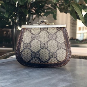 GUCCI ♡ Vintage ♡ clasp coin purse Gucci Coin Purse - Etsy