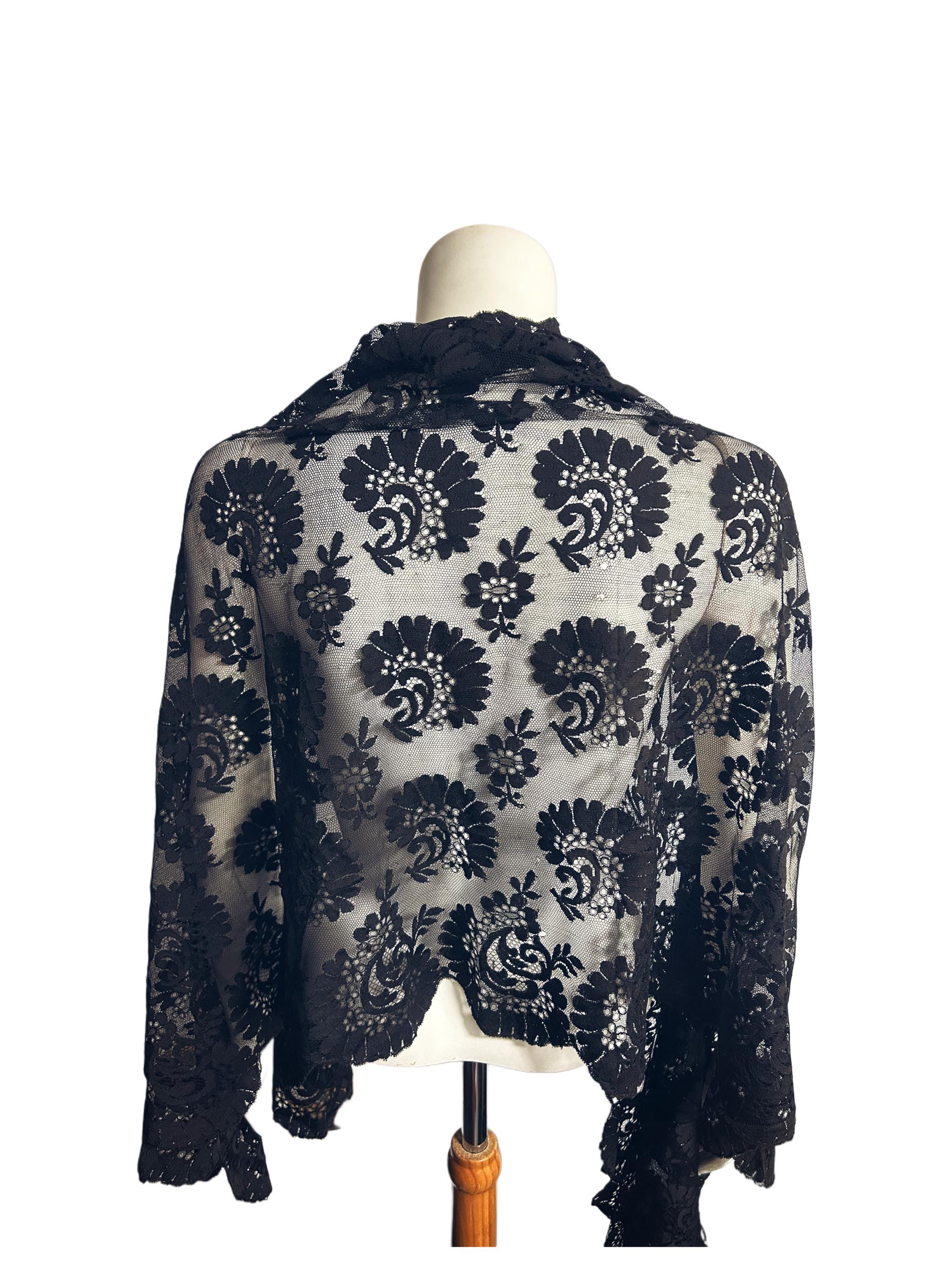 Spanish Mantilla Shawl - Elegant Vintage Black Lace - Made in Spain - Unique accessory