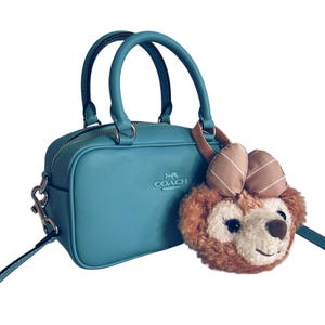 Mini sac cartable Coach vintage avec porte-clés ours en peluche - Sac bandoulière en cuir bleu sarcelle - Rare et de collection
