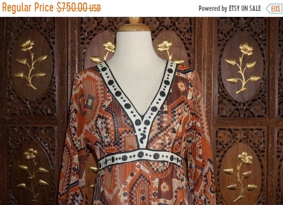 ON SALE 1970s John Bates for Jean Varon Aztec Prin