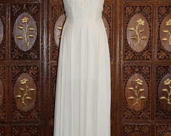 ON SALE 1970s GLYDONS Hollywood White Lace Bridal Peignoir Gown Sz M