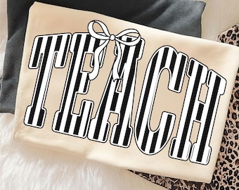 Camiseta de rayas para profesoras (PNG), diseño de lazo para profesoras (sublimación), diseño de camiseta para profesoras (diseño para camiseta de la vida de profesora), descarga digital.