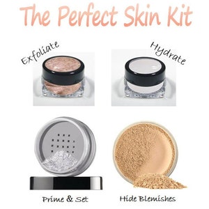 脂性肌に最適な製品: ウルトラパウダー (透明)、マットファンデーション、角質除去スクラブ、アロエジェルモイスチャライザー - ビーガン、ナチュラルセット