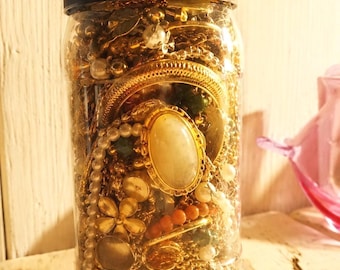 Schmuck-Überraschungsbox / Schmuckglas / Vintage- und moderner Schmuck, Charms, Halsketten, Armbänder, Ringe, einzigartige Fundstücke, Geschenkidee für sie, Boho-Stil