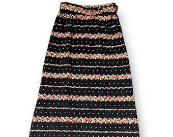 Vintage 1960&#39;s Malbe Women&#39;s Maxi Skirt / Size X-Small / Black Velvet Floral Embroidered Belted Boho Skirt