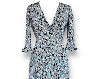 Vintage 90's Diane von Furstenberg DVF Women's Wrap Dress / Blue Geometric Silk Jersey Knit Dress / Designer Vintage