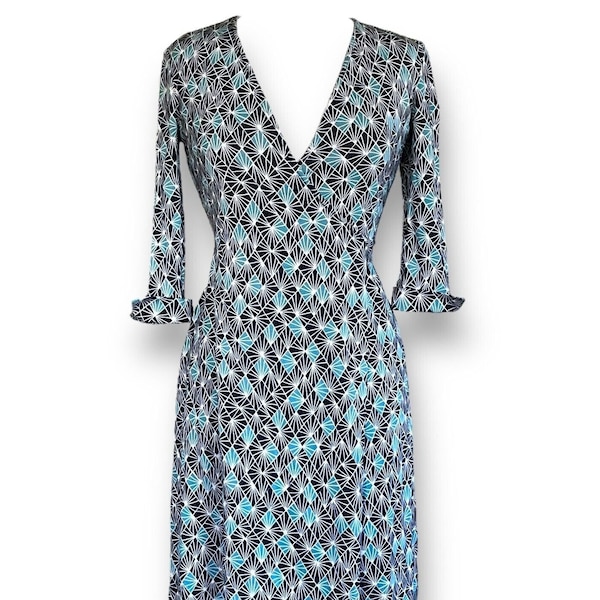 Vintage 90's Diane von Furstenberg DVF Women's Wrap Dress / Blue Geometric Silk Jersey Knit Dress / Designer Vintage