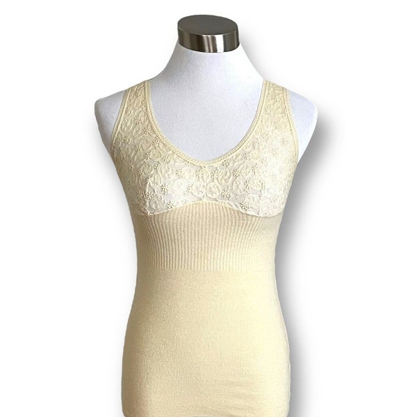 Vintage 1970’s Lisarza Wool Camisole / Women’s Size Small / Cream Sleeveless Floral Lace Knit Tank