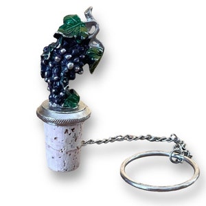 Wine Things Unlimted WTU Purple Grapes Pewter & Cork Bottle Stopper / Vintage Barware / Vintage Wine Stopper