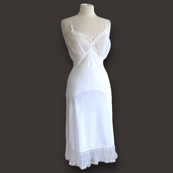 Vintage 1950’s Shadowline Women’s White Crystal P… - image 5