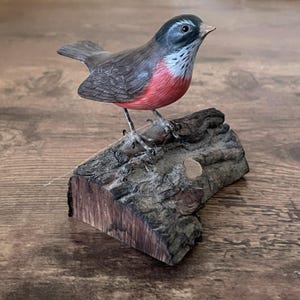 Vintage Bird on Branch / Hand Carved & Hand Painted / Hai Feng Hong Kong / Vintage Robin on Wood