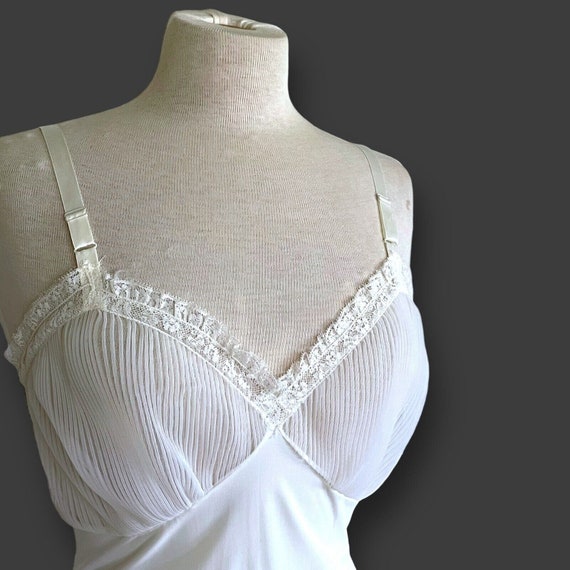 Vintage 1950’s Shadowline Women’s White Crystal P… - image 7