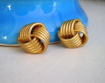 Vintage 1980-tals guldknutörhängen / 80-tals preppy nautiska clipsörhängen / guldfärgade kostymsmycken