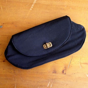 Embreagem preta vintage dos anos 1950/bolsa Stylemark Faille dos anos 50 com fecho giratório de latão e porta-moedas