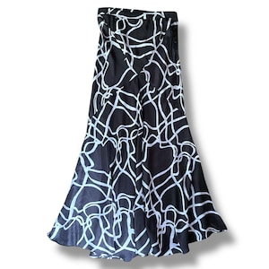 Vintage 90er Jahre Lucine Almas Damen Rock / Größe Medium / Schwarz & Weißer Seiden Maxi Rock / Schiere Seide Schrägschnitt Maxi Rock / Minimalistischer Vintage