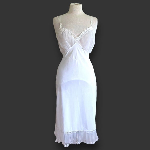 Vintage 1950’s Shadowline Women’s White Crystal P… - image 2